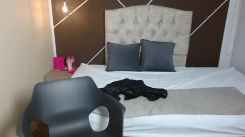 Scarlet online show from 09/18/25, 11:56