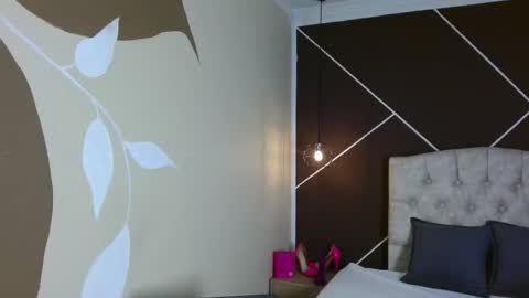 Scarlet online show from 09/19/25, 11:55