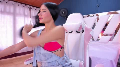 Snapshot of sweettyalondra chatting on 01/23/25, 06:56 ALONDRA online show from 01/23/25, 06:56