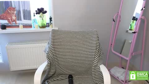 Elis  a little vacation Ill be here Saturday my schedules in bio online show from 03/21/26, 08:19