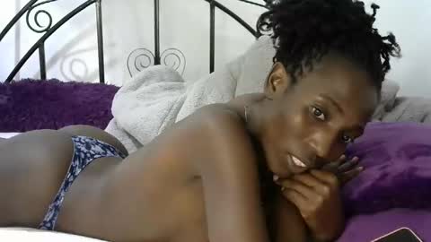 sweetvalariy online show from 02/17/25, 04:37