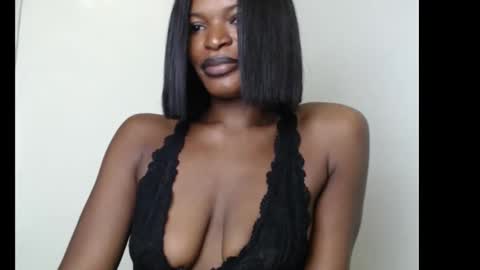 Snapshot of sweetxxboobsx chatting on 10/10/25, 10:25 sweetxxboobsx online show from 10/10/25, 10:25