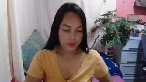 Snapshot of sweety_angel572520 chatting on 12/17/25, 07:03 Sweety Angel online show from 12/17/25, 07:03