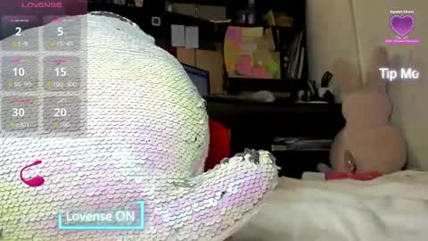 Snapshot of sweety_cum chatting on 04/23/26, 08:33 Mia online show from 04/23/26, 08:33