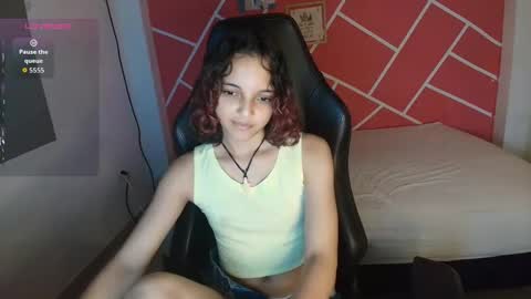 Snapshot of sweety_dreamgirl chatting on 10/16/25, 07:59 sweety_dreamgirl online show from 10/16/25, 07:59