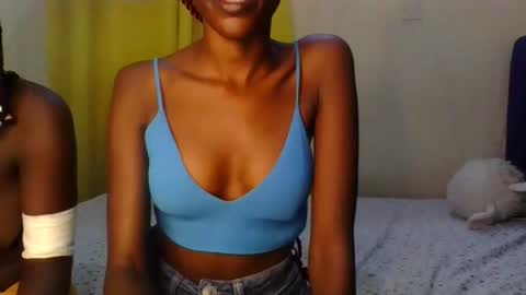 Snapshot of sweety_melanin chatting on 04/14/26, 04:46 Vickky online show from 04/14/26, 04:46