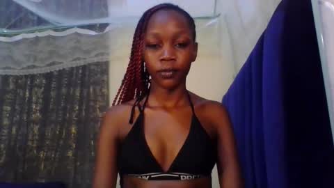 Snapshot of sweety_melanin chatting on 04/28/26, 06:35 Vickky online show from 04/28/26, 06:35