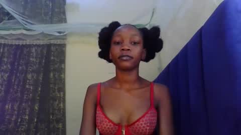 Snapshot of sweety_melanin chatting on 05/03/26, 10:54 Vickky online show from 05/03/26, 10:54