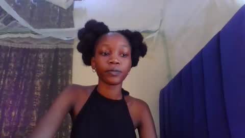Snapshot of sweety_melanin chatting on 05/07/26, 10:20 Vickky online show from 05/07/26, 10:20