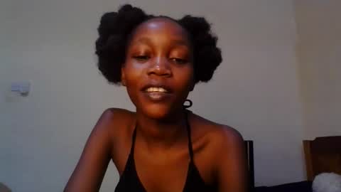 Snapshot of sweety_melanin chatting on 05/09/26, 12:27 Vickky online show from 05/09/26, 12:27