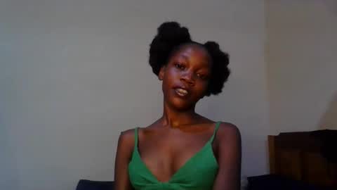 Snapshot of sweety_melanin chatting on 05/10/26, 08:47 Vickky online show from 05/10/26, 08:47