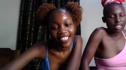 Snapshot of sweety_melanin chatting on 05/19/26, 01:56 Vickky online show from 05/19/26, 01:56
