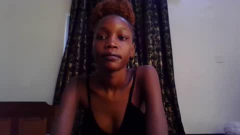 Snapshot of sweety_melanin chatting on 05/27/26, 10:23 Vickky online show from 05/27/26, 10:23