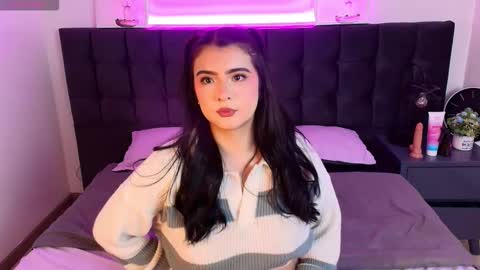 Snapshot of sweety_nicole_ chatting on 11/15/25, 05:05 sweety nicole 3 online show from 11/15/25, 05:05