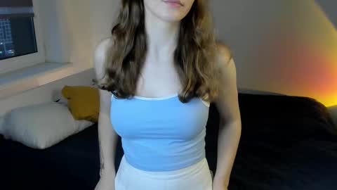 Bella . online show from 09/16/25, 04:08