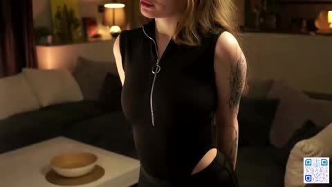 Bella . online show from 11/22/25, 09:25