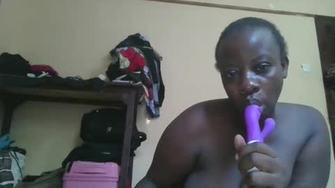 sweetyass25 online show from 11/15/25, 09:17