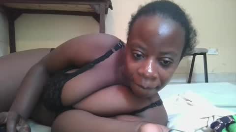 sweetyass25 online show from 02/06/26, 07:56