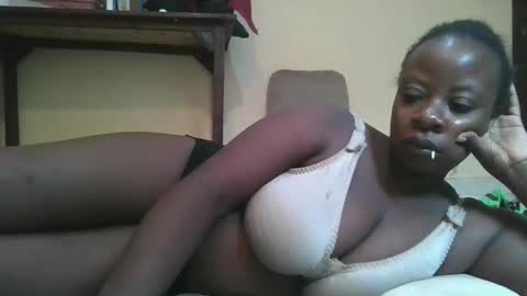 Snapshot of sweetyass25 chatting on 04/17/26, 06:16 sweetyass25 online show from 04/17/26, 06:16