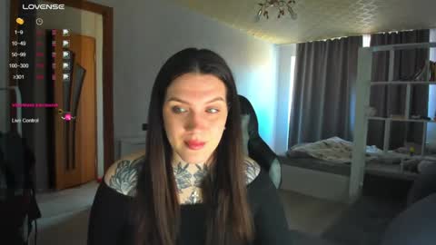 Aiza online show from 04/17/26, 07:22