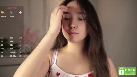 Snapshot of sweetyoops chatting on 10/19/25, 06:03 Astrid online show from 10/19/25, 06:03