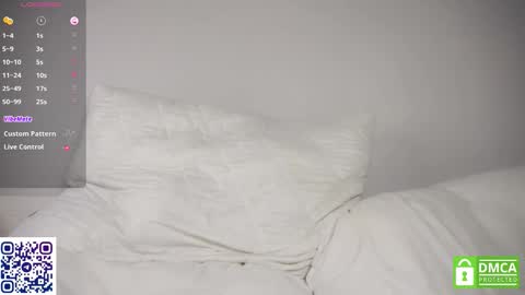 Snapshot of sweetyoops chatting on 10/26/25, 07:09 Astrid online show from 10/26/25, 07:09