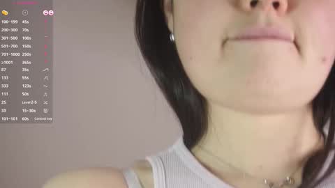 Snapshot of sweetyoops chatting on 12/22/25, 09:17 Astrid online show from 12/22/25, 09:17