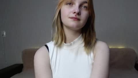 Snapshot of sweetyybay chatting on 12/18/25, 11:49 Stacy online show from 12/18/25, 11:49