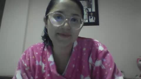 Snapshot of sweetyypeach chatting on 12/21/24, 03:36 sweetyypeach online show from 12/21/24, 03:36