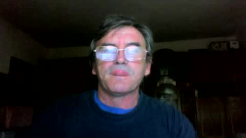 Snapshot of swergiu333 chatting on 05/11/26, 04:40 Raymond online show from 05/11/26, 04:40