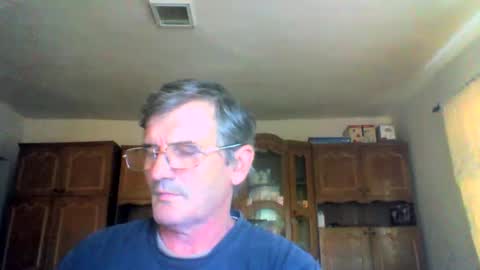 Snapshot of swergiu333 chatting on 05/19/26, 07:26 Raymond online show from 05/19/26, 07:26