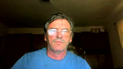 Snapshot of swergiu333 chatting on 05/26/26, 04:52 Raymond online show from 05/26/26, 04:52