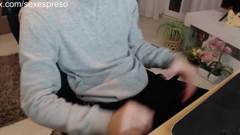 Snapshot of swetlittleboy4u chatting on 10/07/25, 04:15 SwetLittleBoy4u online show from 10/07/25, 04:15