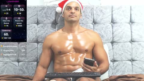 Snapshot of swimmer_summer chatting on 12/24/24, 12:22 ------- Hi Im Willy follow me do not forget to put the thumb up online show from 12/24/24, 12:22