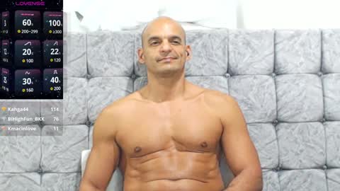 Snapshot of swimmer_summer chatting on 01/03/25, 01:16 ------- Hi Im Willy follow me do not forget to put the thumb up online show from 01/03/25, 01:16