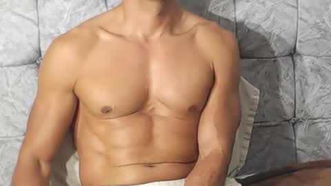 Snapshot of swimmer_summer chatting on 11/18/25, 11:59 ------- Hi Im Willy follow me do not forget to put the thumb up online show from 11/18/25, 11:59