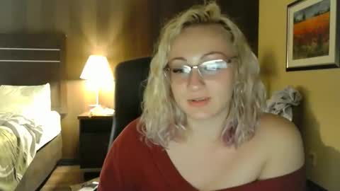 Snapshot of switchykitty chatting on 11/28/25, 05:32 ashley blayde online show from 11/28/25, 05:32