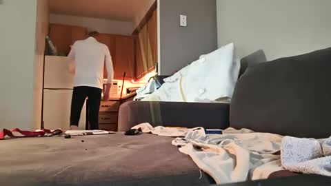 Snapshot of swontguy2025 chatting on 10/15/25, 05:51 swontguy2025 online show from 10/15/25, 05:51