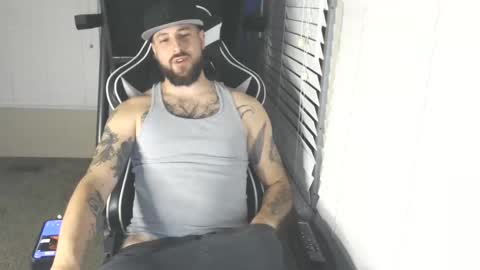 Snapshot of swoozy_ chatting on 11/15/25, 01:25 swoozy_ online show from 11/15/25, 01:25