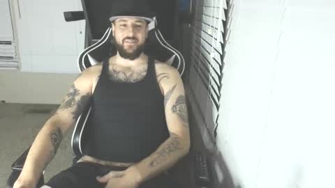 Snapshot of swoozy_ chatting on 11/19/25, 01:38 swoozy_ online show from 11/19/25, 01:38