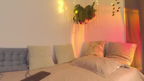 Snapshot of swt_helen chatting on 12/21/25, 08:49 Helen online show from 12/21/25, 08:49