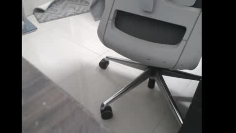 Snapshot of swtguy2k17 chatting on 02/28/25, 08:42 Sweet online show from 02/28/25, 08:42