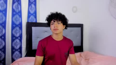 Snapshot of swwet_boy chatting on 01/09/25, 02:18 swwet_boy online show from 01/09/25, 02:18