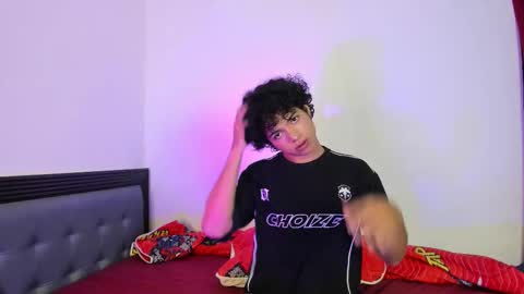 Snapshot of swwet_boy chatting on 09/23/25, 02:31 swwet_boy online show from 09/23/25, 02:31