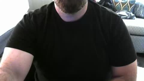 Snapshot of sxydadbod chatting on 10/31/25, 02:18 sxydadbod online show from 10/31/25, 02:18