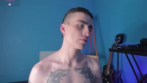 Snapshot of syd_onnfire chatting on 11/21/25, 07:01 Syd online show from 11/21/25, 07:01