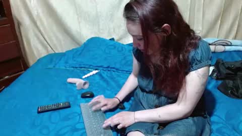 sydney_kane_ online show from 12/19/24, 11:18