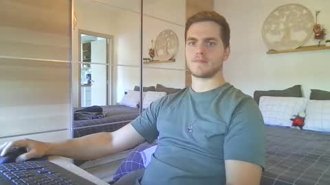 syl092 online show from 10/30/25, 11:22