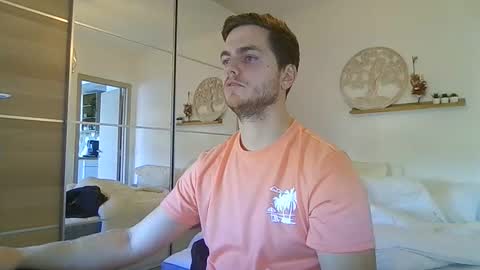 syl092 online show from 11/08/25, 10:37