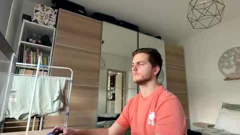 Snapshot of syl092 chatting on 01/16/26, 01:48 syl092 online show from 01/16/26, 01:48